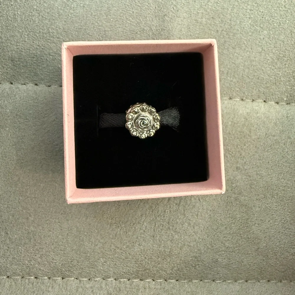 Pandora Happy Birthday rose cake charm - Picture 3 of 5
